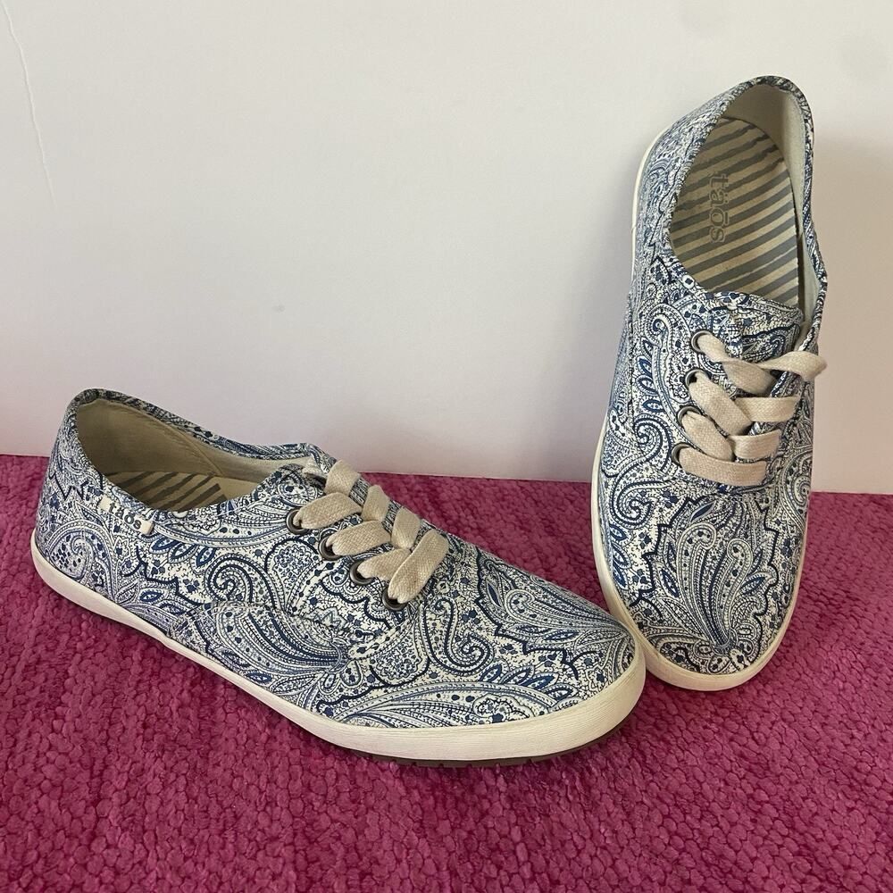 Taos Footwear Guest Star Sneakers Shoes Blue White Paisley Size 8